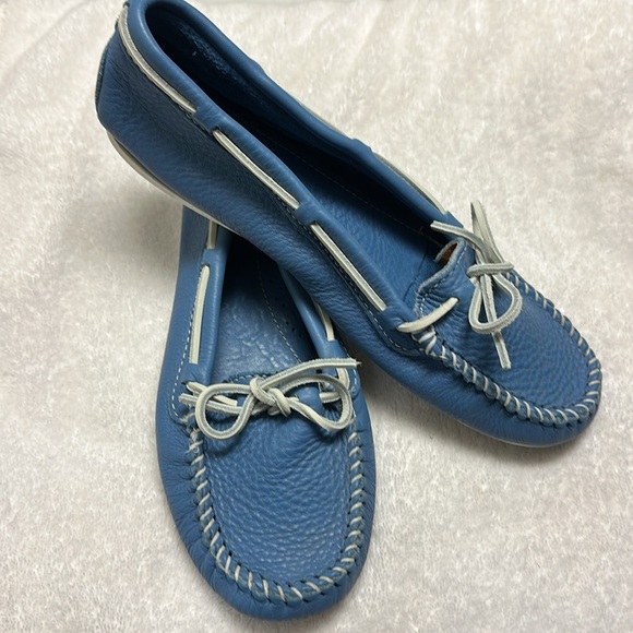 Minnetonka light blue leather moccasins size 11 - Picture 1 of 10